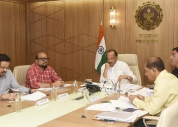 जळगाव औद्योगिक क्षेत्राला ‘डी प्लस ‘ झोन करण्यासाठी अर्थमंत्री सकारात्मक ; जिल्हा वार्षिक योजनेला वाढीव निधी देणार