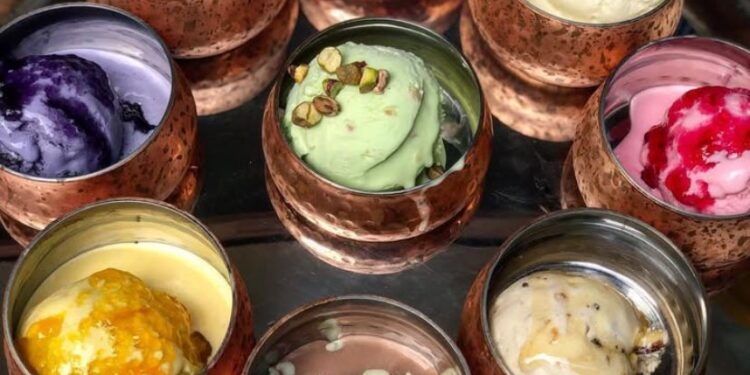 उन्हाळ्यात आईस्क्रीम खाताय? मग जरा सावधान,हे तपासून घ्याचं!