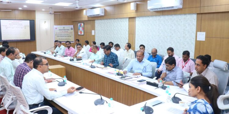 केंद्रिय राज्यमंत्री रक्षा खडसे यांच्या अध्यक्षतेखाली ‘धरती आबा जनजातीय ग्राम उत्कर्ष अभियान’चा आढावा