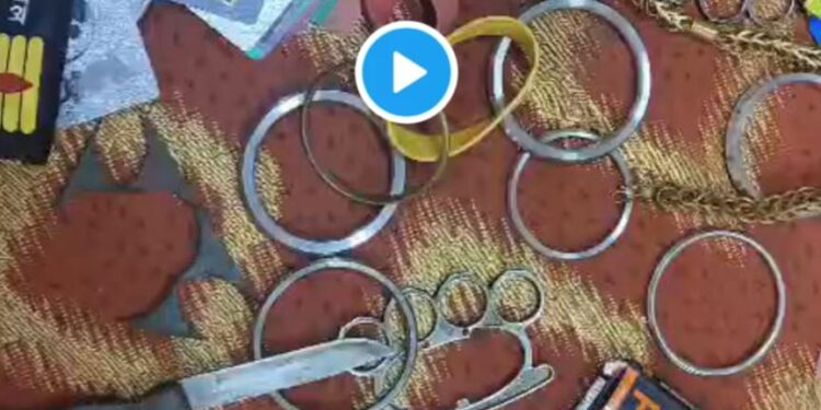 धक्कादायक ; ५ वी ६ वीच्या विद्यार्थ्यांच्या दप्तरात अंमली पदार्थ,कंडोम, फायटर आणि धारदार चाकू!