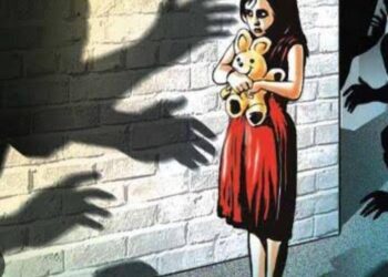 भयानक कृत्य! खेळणे देण्याचे आमिष देऊन घरी घेऊन जात १० मुलीवर लैंगिक अत्याचार करून ठार मारले