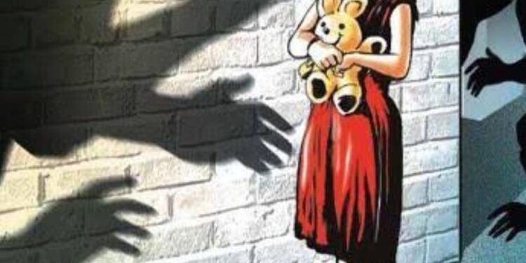 भयानक कृत्य! खेळणे देण्याचे आमिष देऊन घरी घेऊन जात १० मुलीवर लैंगिक अत्याचार करून ठार मारले