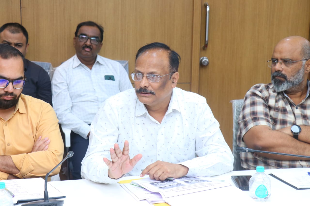 Sanitation Workers Issues Maharashtra