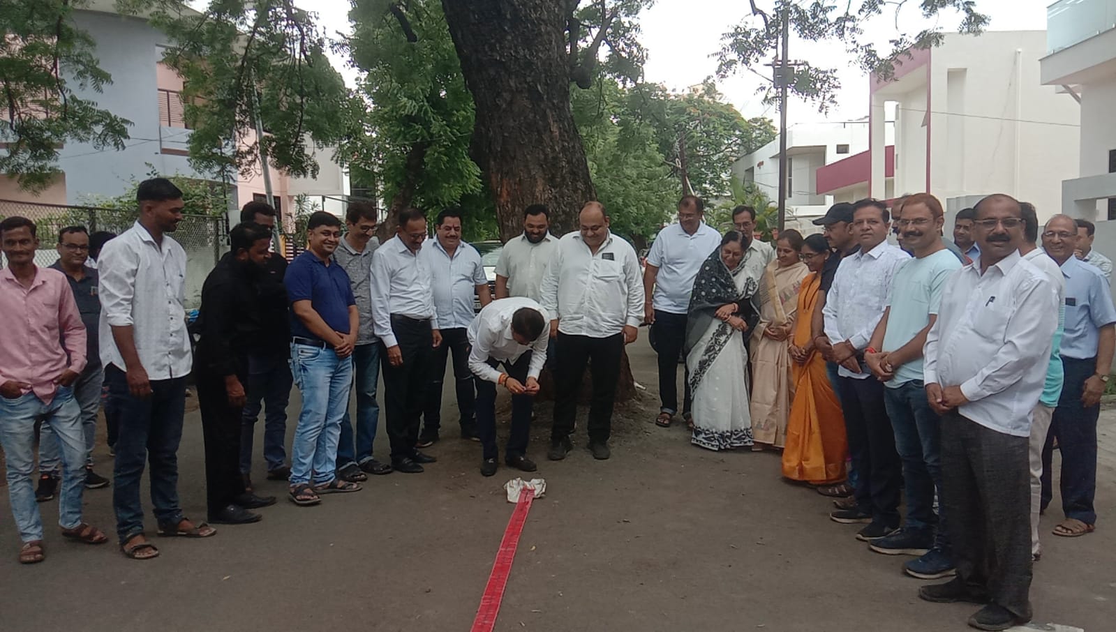 फटके फोडून जल्लोष
