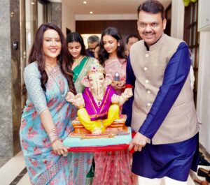 गणपती बाप्पा मोरया! मुख्यमंत्री देवेंद्र फडणवीस यांच्या 'वर्षा' निवासस्थानी बाप्पाचे आगमन, अमृता फडणवीसांनी शेअर केले खास फोटो