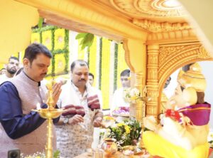 गणपती बाप्पा मोरया! मुख्यमंत्री देवेंद्र फडणवीस यांच्या 'वर्षा' निवासस्थानी बाप्पाचे आगमन, अमृता फडणवीसांनी शेअर केले खास फोटो