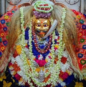 Kalbhairav Mandir daru offering – कालभैरव मंदिरात दारू का अर्पण केली जाते? जाणून घ्या धार्मिक रहस्य