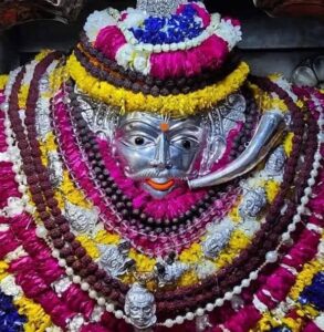 Kalbhairav Mandir daru offering – कालभैरव मंदिरात दारू का अर्पण केली जाते? जाणून घ्या धार्मिक रहस्य