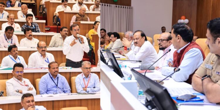 Jalgaon news : उपमुख्यमंत्री अजितदादा पवार यांनी घेतला जळगाव जिल्हा विकासकामांचा आढावा