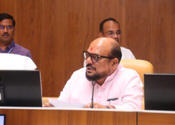 धरणगाव पंचायत समिती आढावा बैठक संपन्न – समन्वयाने काम करा, योजनांची गती वाढवा : पालकमंत्री गुलाबराव पाटील