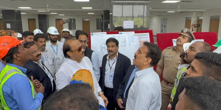 जळगावच्या मेडिकल हबची उपमुख्यमंत्री अजित पवार यांच्याकडून पाहणी