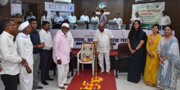 शेतकऱ्यांच्या आड येणाऱ्यांची गय करू नका–  पालकमंत्री गुलाबराव पाटील