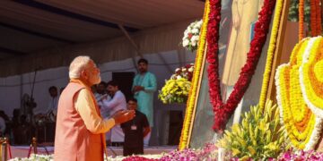 संसदेत डॉ. बाबासाहेब आंबेडकरांच्या 135 व्या जयंतीनिमित्त अभिवादन